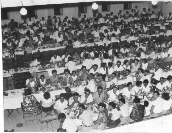 File:PikiWiki Israel 156 Passover Seder at a Kibbutz סדר פסח בקיבוץ.Jpg