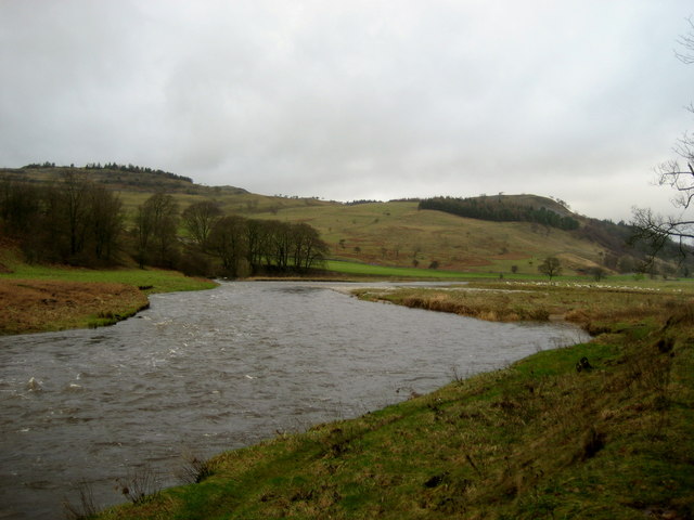 File:River Wharfe above Grass Wood - geograph.org.uk - 307417.jpg