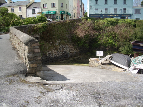 File:Roundstone Harbour - the Lifeboat slipway - geograph.org.uk - 1292496.jpg