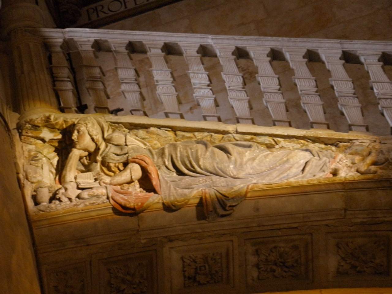 File:Salamanca - Convento de San Esteban, Escalera de Soto, relieve de María  Magdalena.jpg - Wikimedia Commons