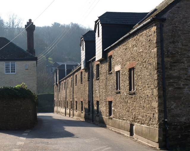 File:The Malthouse, Noss Mayo - geograph.org.uk - 701689.jpg