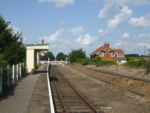 File:The new shelter at Kimberley Park - geograph.org.uk - 1434075.jpg