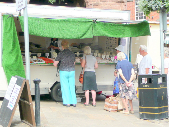 File:Thursday fish stall, Ross-on-Wye - geograph.org.uk - 1387669.jpg