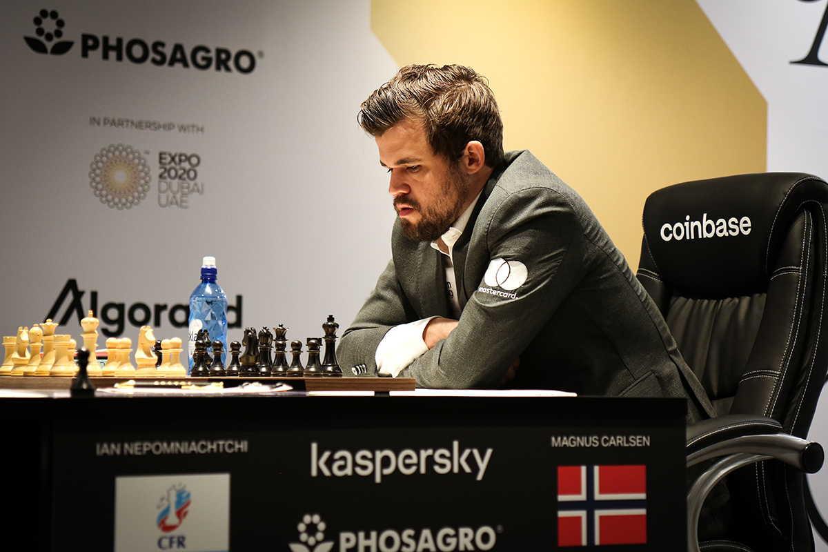 Файл:World Chess Championship 2021, game 07, Magnus Carlsen.jpg — Википедия