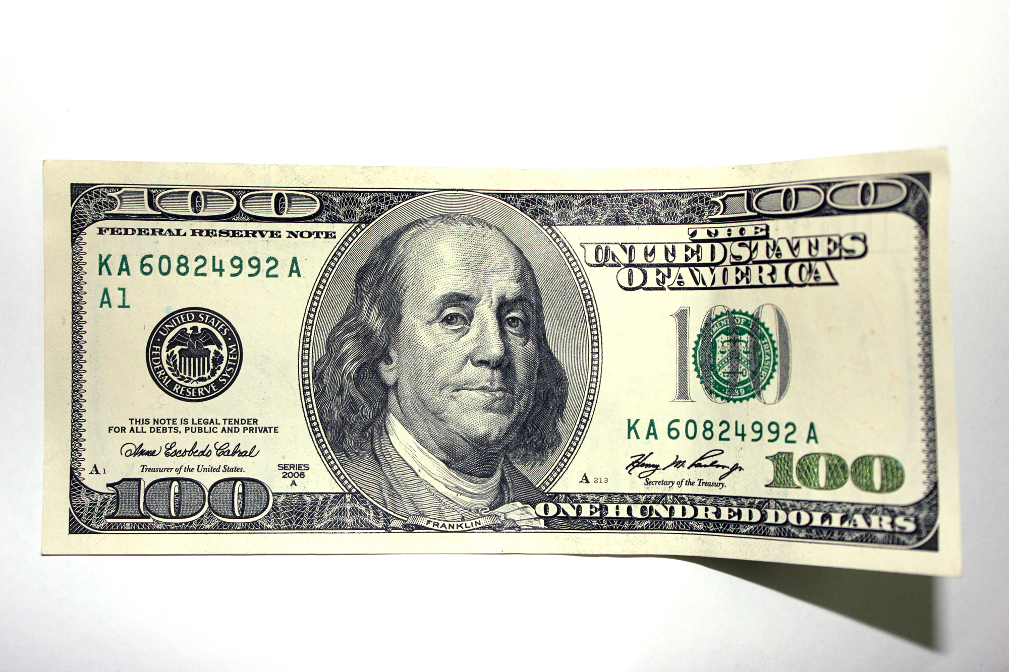 U.S. dollar note: Hãy chiêm ngưỡng hình ảnh tờ tiền USD với thiết kế đẹp mắt, sự trau chuốt đến từng chi tiết và những tính năng an ninh cao cấp để đảm bảo tính xác thực và chống giả mạo.