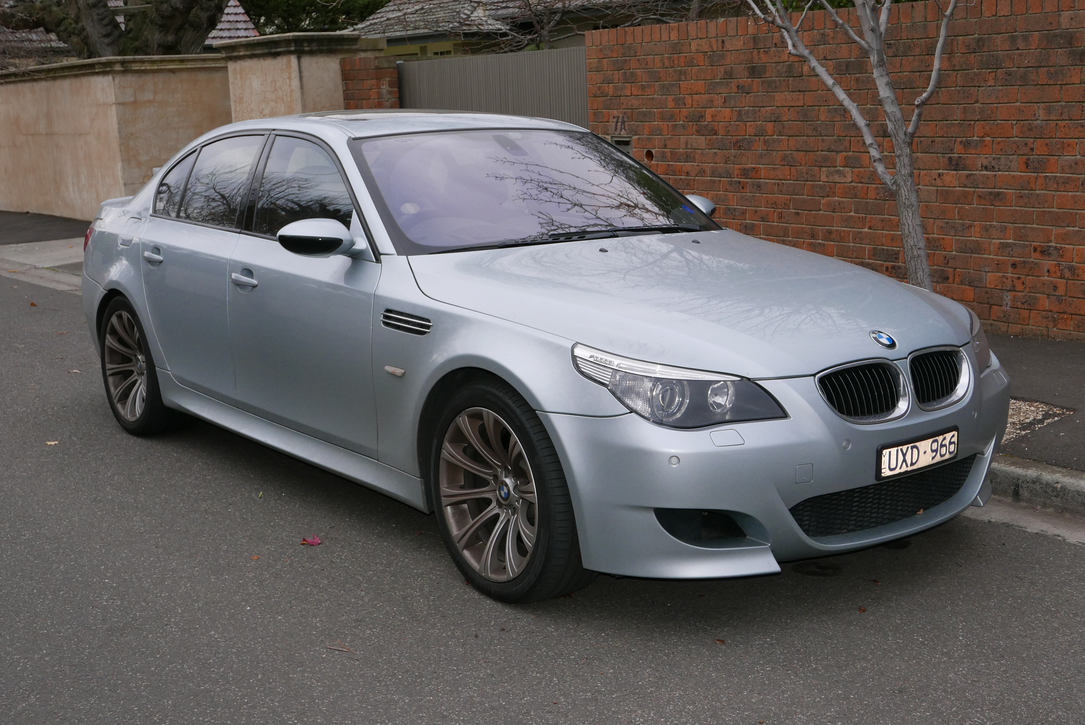 File:2007 BMW M5 (E60 MY07) sedan (2015-06-27) 01.jpg - Wikimedia