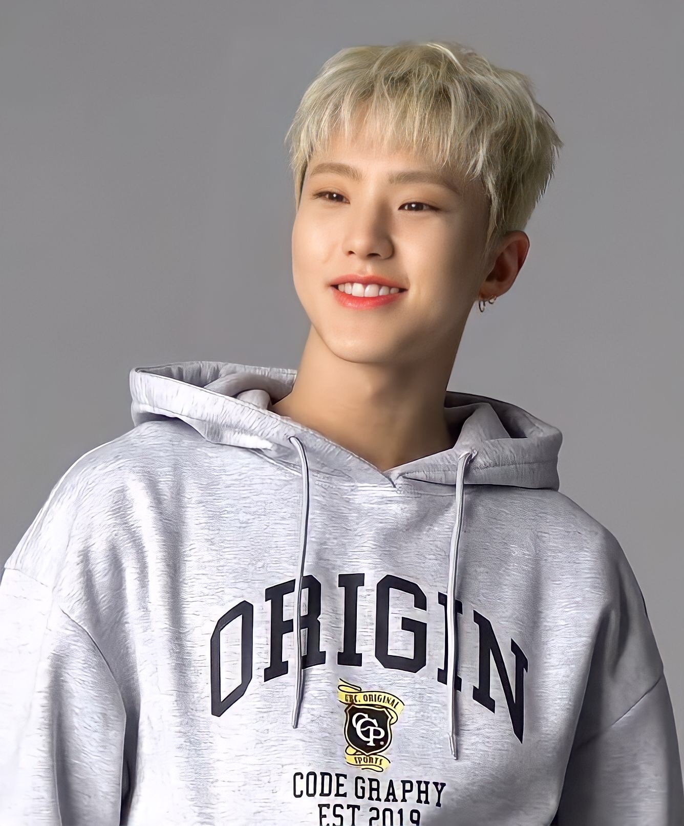 File:221014 HOSHI (SEVENTEEN).jpg - 维基百科，自由的百科全书