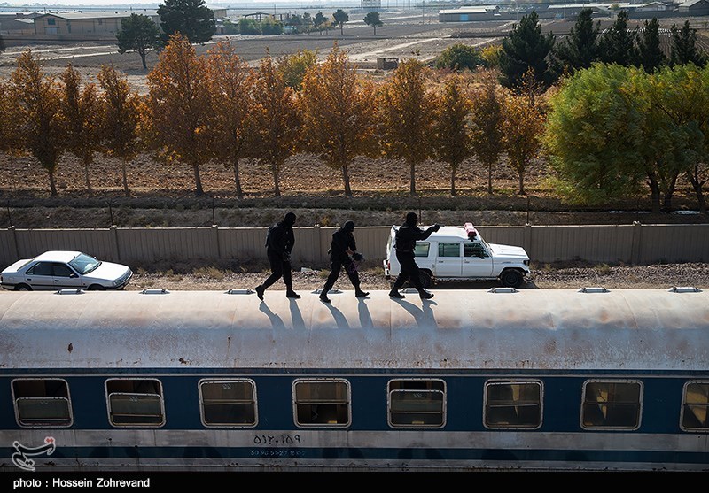 File:65th Airborne Brigade - 2014 train hostage rescue exercise (30).jpg