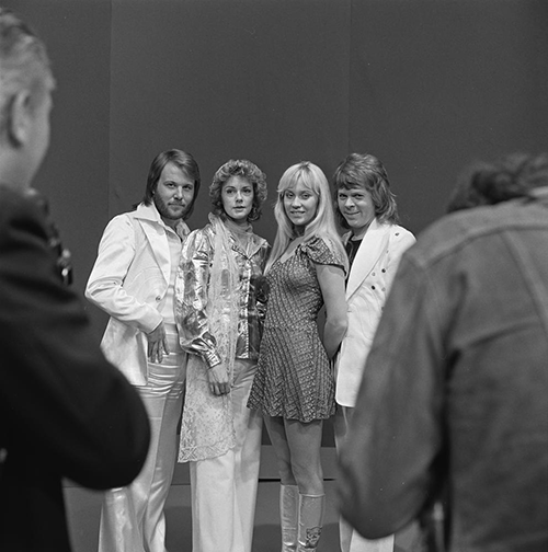 File:ABBA - TopPop 1974 7.png