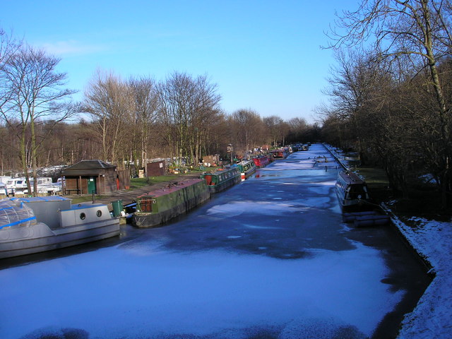 File:Aire Valley Marina - geograph.org.uk - 132044.jpg