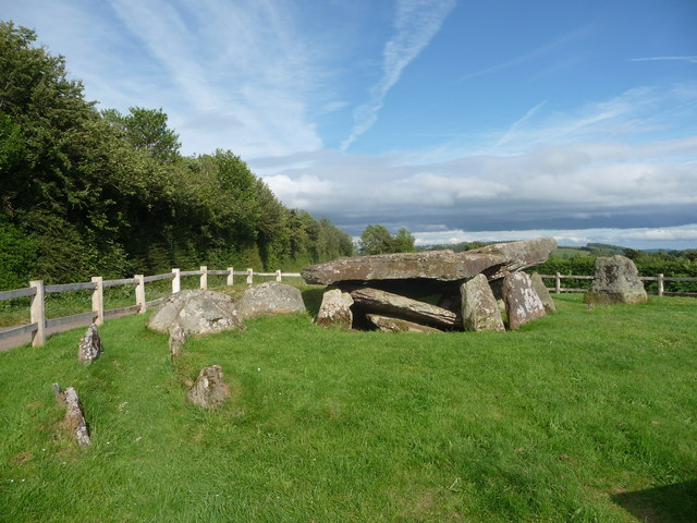 File:Arthur's Stone - geograph.org.uk - 3044179.jpg