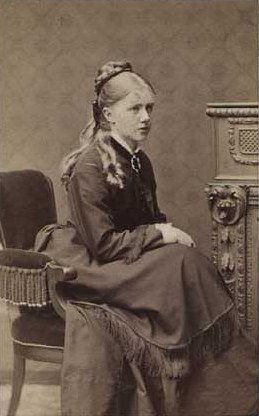 File:Augusta Læssøe 1875 by Tillge.jpg