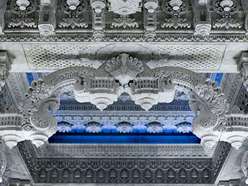 File:BAPS Robbinsville Mandir - carving interior.jpg