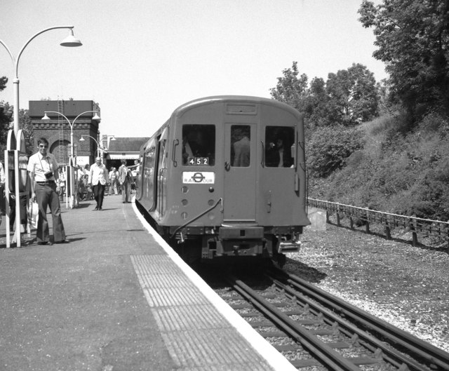 File:Chesham station, Buckinghamshire - geograph.org.uk - 462960.jpg