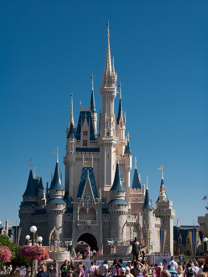 File:Cinderella Castle, Magic Kingdom (May 2, 2011).jpg - Wikipedia