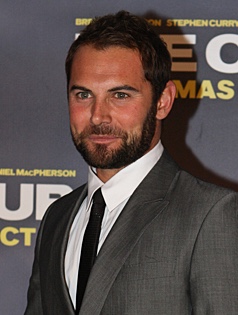 File:Daniel MacPherson (Portrait).jpg