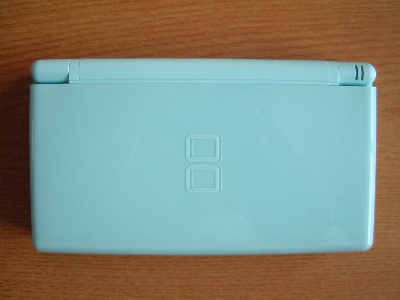 File Ds Lite Closed Jpg Wikimedia Commons