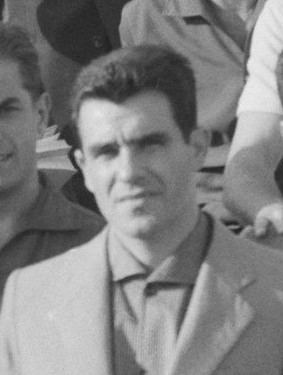 <span class="mw-page-title-main">Evaristo (footballer)</span> Brazilian footballer and coach (born 1933)