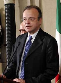 <span class="mw-page-title-main">Gianfranco Rotondi</span> Italian politician (born 1960)