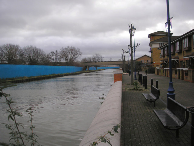 File:Hackney Cut. looking south - geograph.org.uk - 664365.jpg