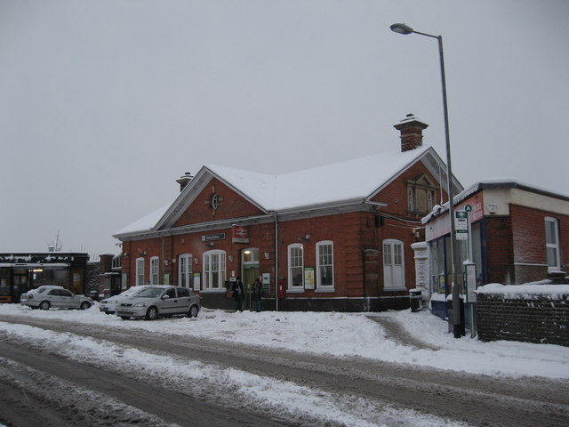 File:Horley Railway Station, Surrey - geograph.org.uk - 1660530.jpg