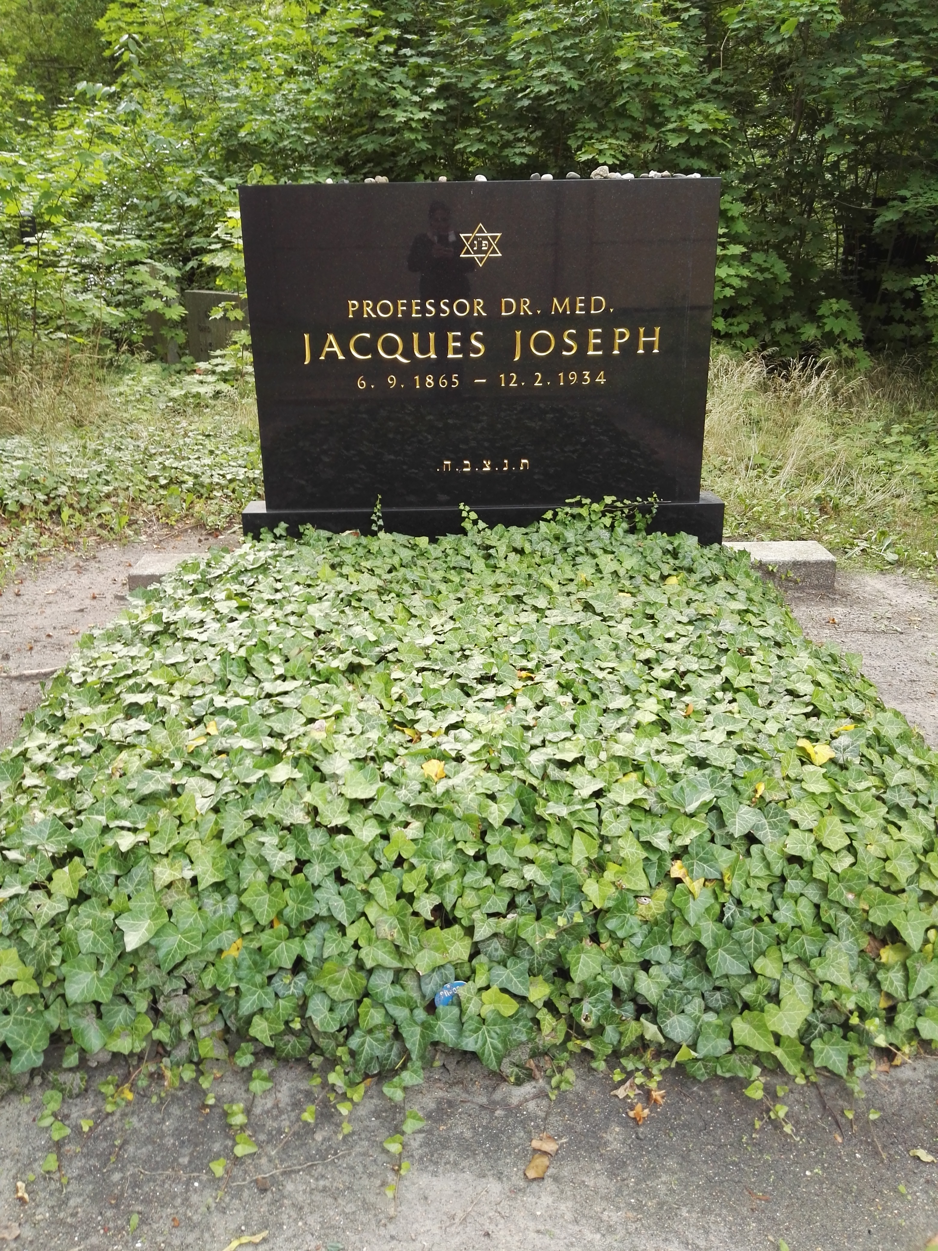 Jacques Joseph's grave