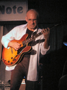 Larry Carlton