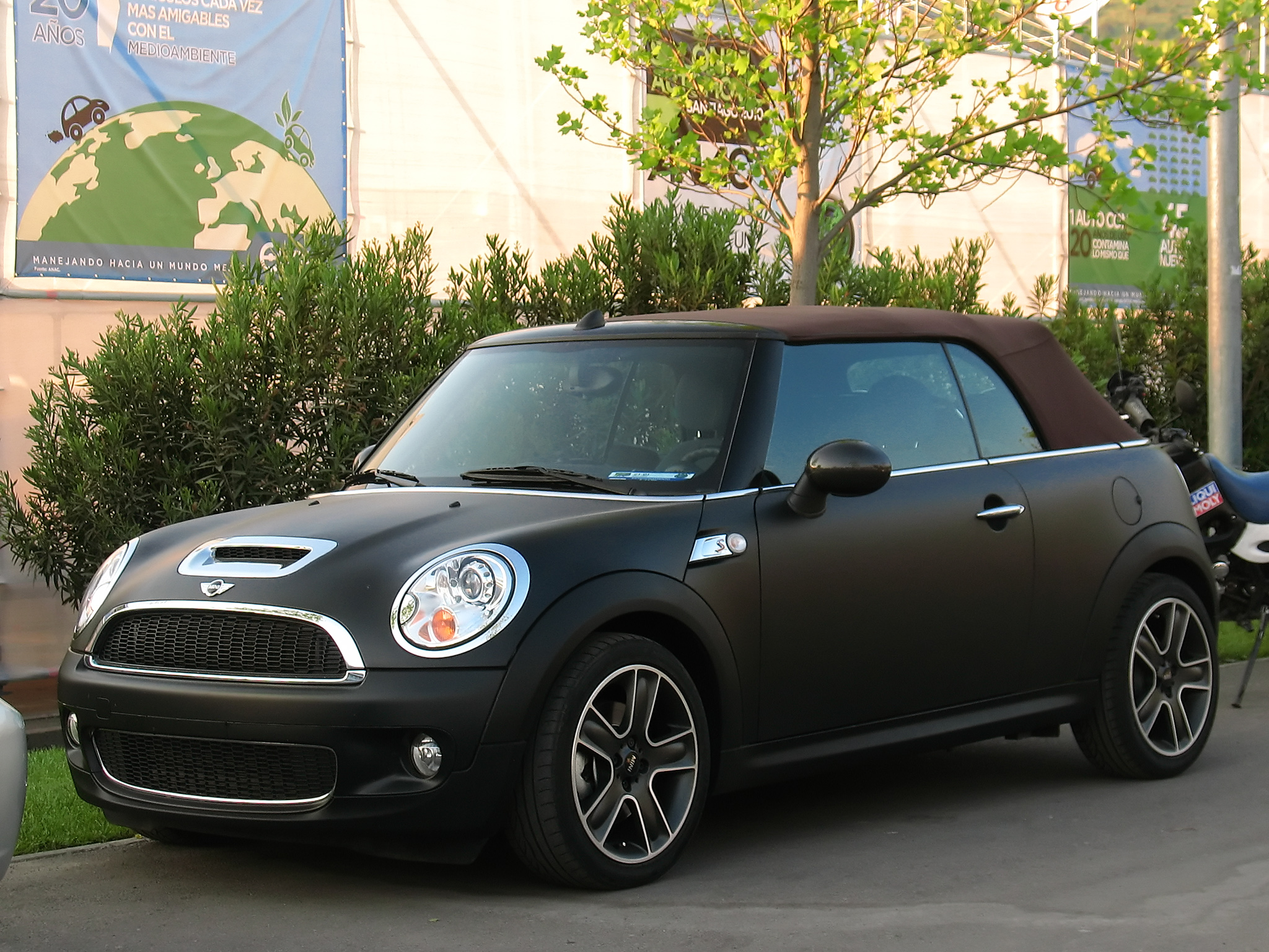 File:MiNi Cooper S Cabrio in matte painting 2009 (9171127650).jpg -  Wikimedia Commons