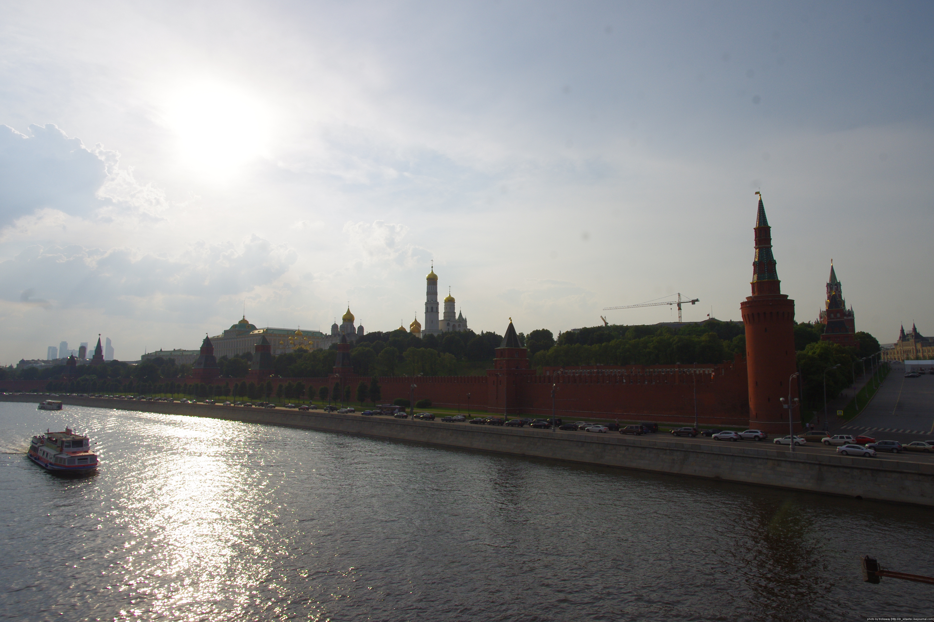 Московский кремль итальянцы. Вид на Московский Кремль Весна. Кремль Москва 1993. Московский Кремль в фильмах. Кремль Москва Интервидение.