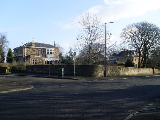 File:Nithsdale Road at Albert Drive - geograph.org.uk - 1178414.jpg