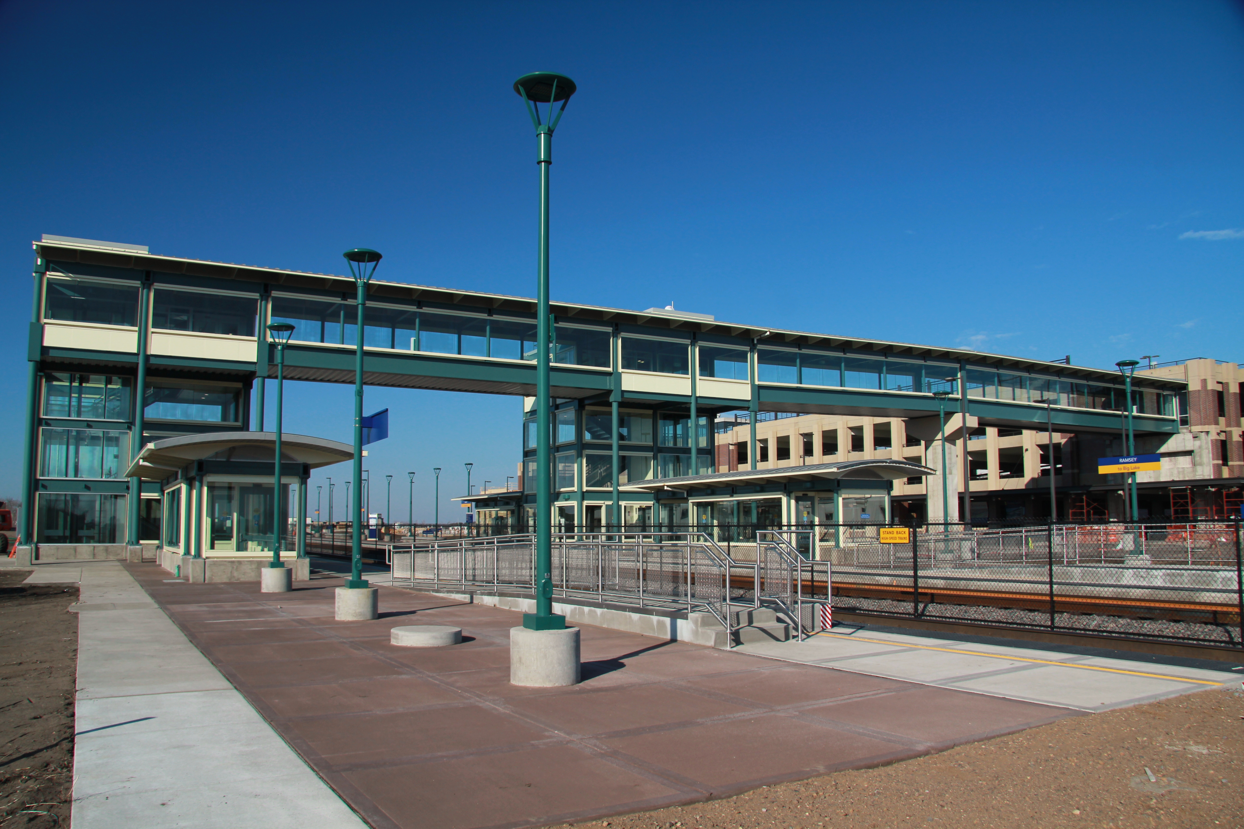 File:Northstar Line Ramsey station.jpg - Wikimedia Commons
