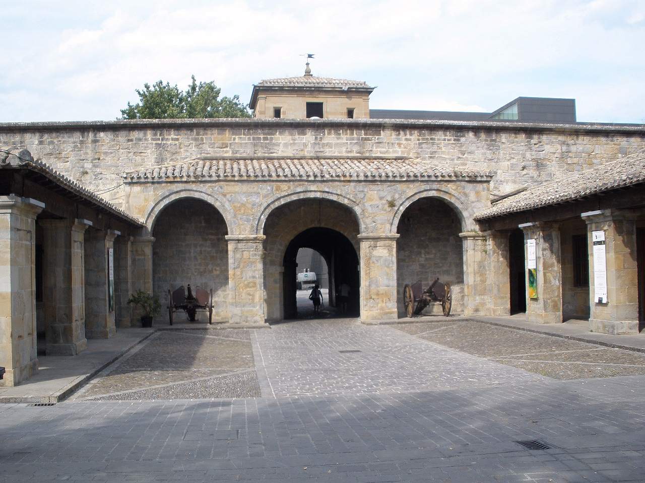 File:Pamplona - Ciudadela 25.JPG - Wikimedia Commons