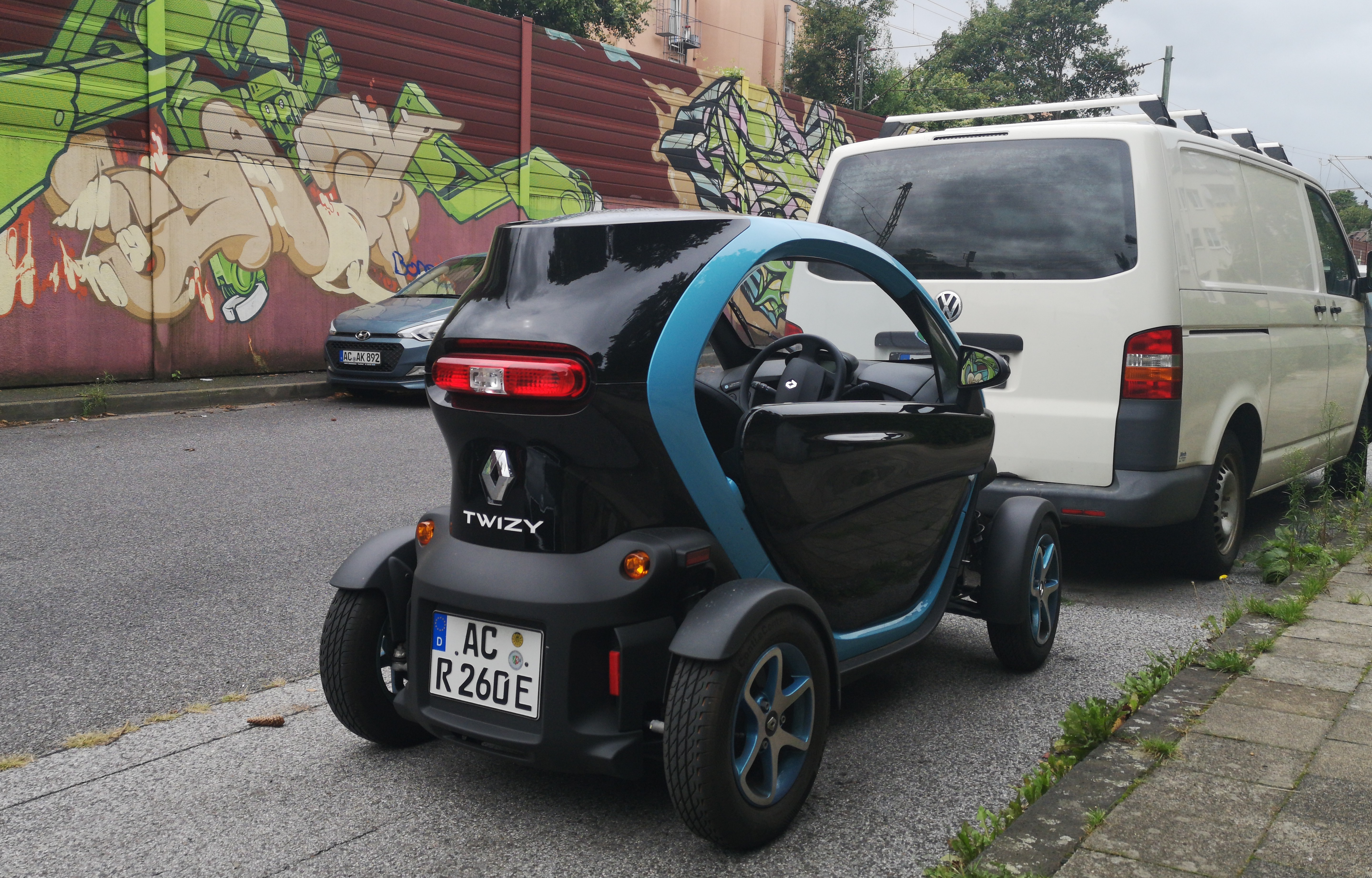 Twizy Renault вид сбоку