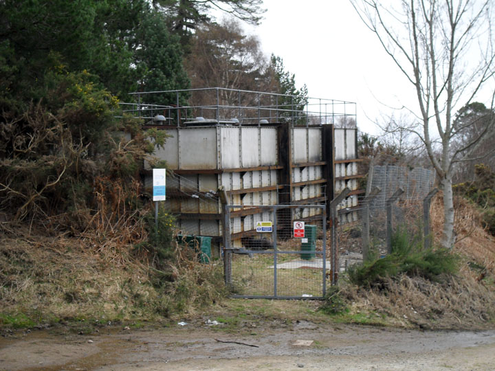 File:Rhives and Backies water tank - geograph.org.uk - 1804257.jpg