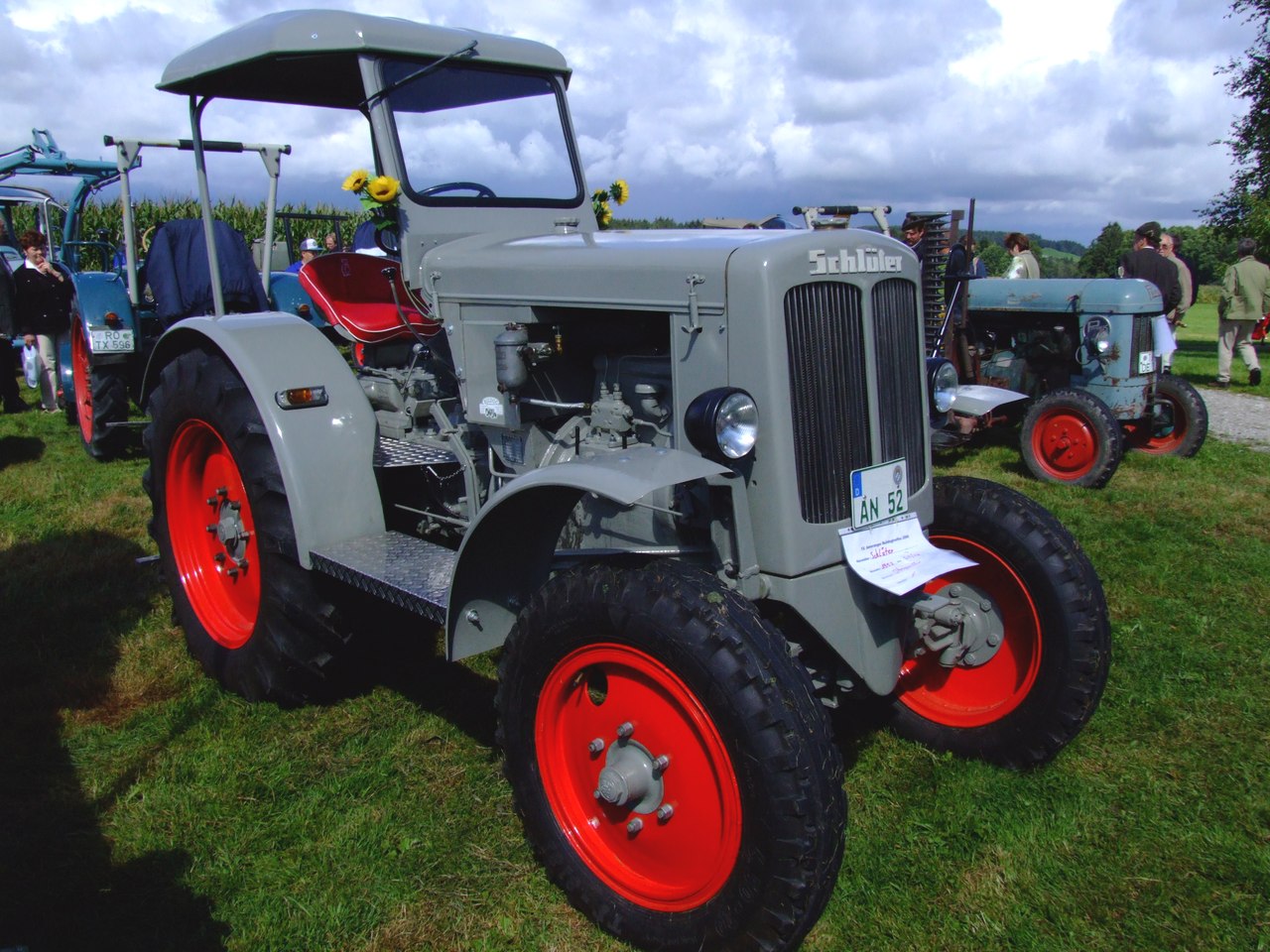 Лучший трактор купить трактор. Трактор BMW. Scheuch-Schlepper трактор. Трактор BMW 1930. Трактор от БМВ.