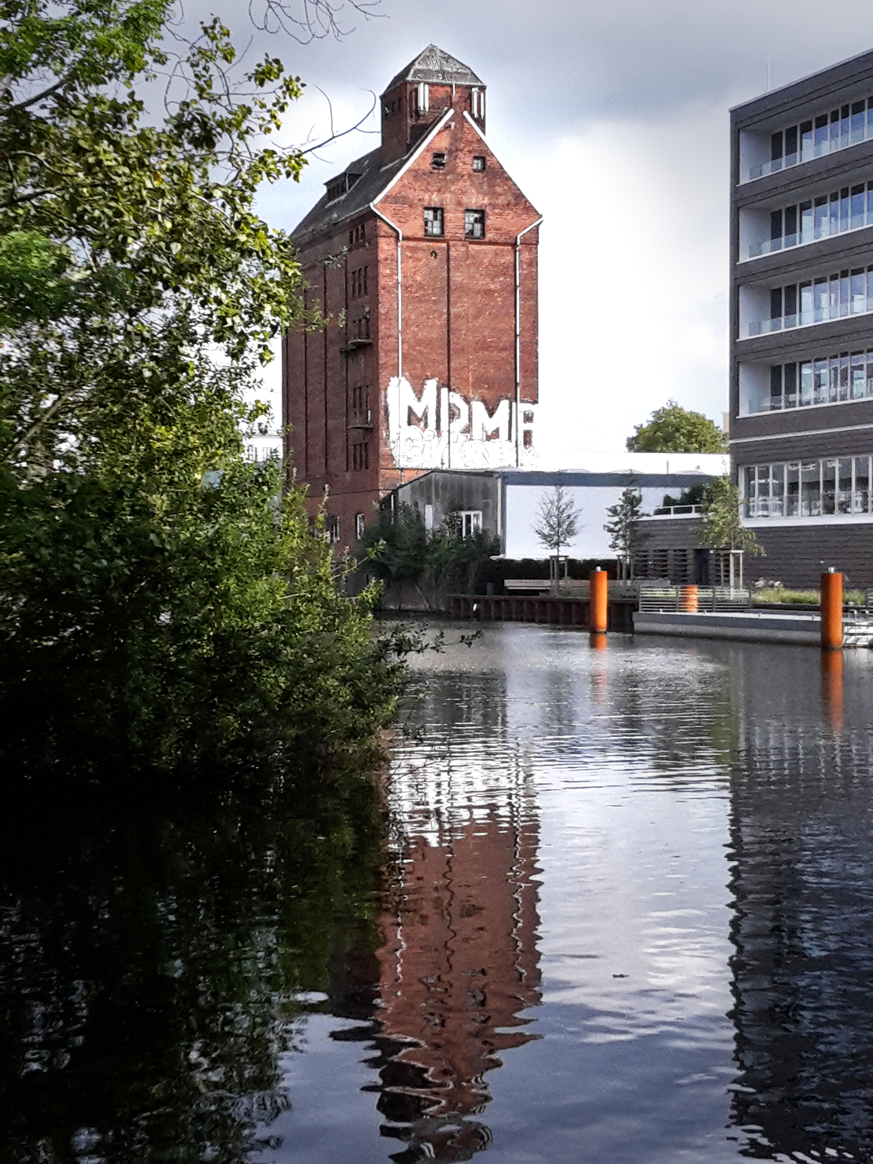 File:Speicher Wendenstrasse 147 Wasserseite.jpg - Wikimedia Commons