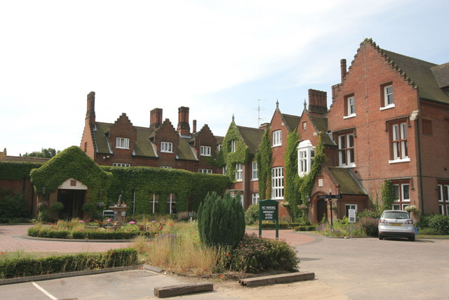 File:Sprowston Manor - geograph.org.uk - 195050.jpg