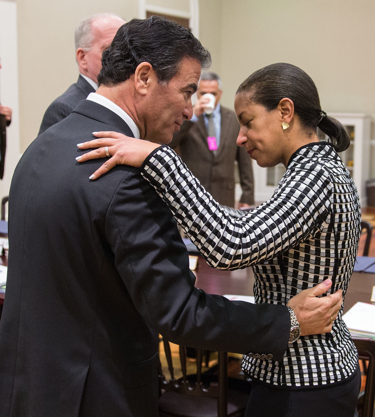 File Susan E Rice Greets Yossi Cohen 15483665117 Cropped Jpg Wikimedia Commons