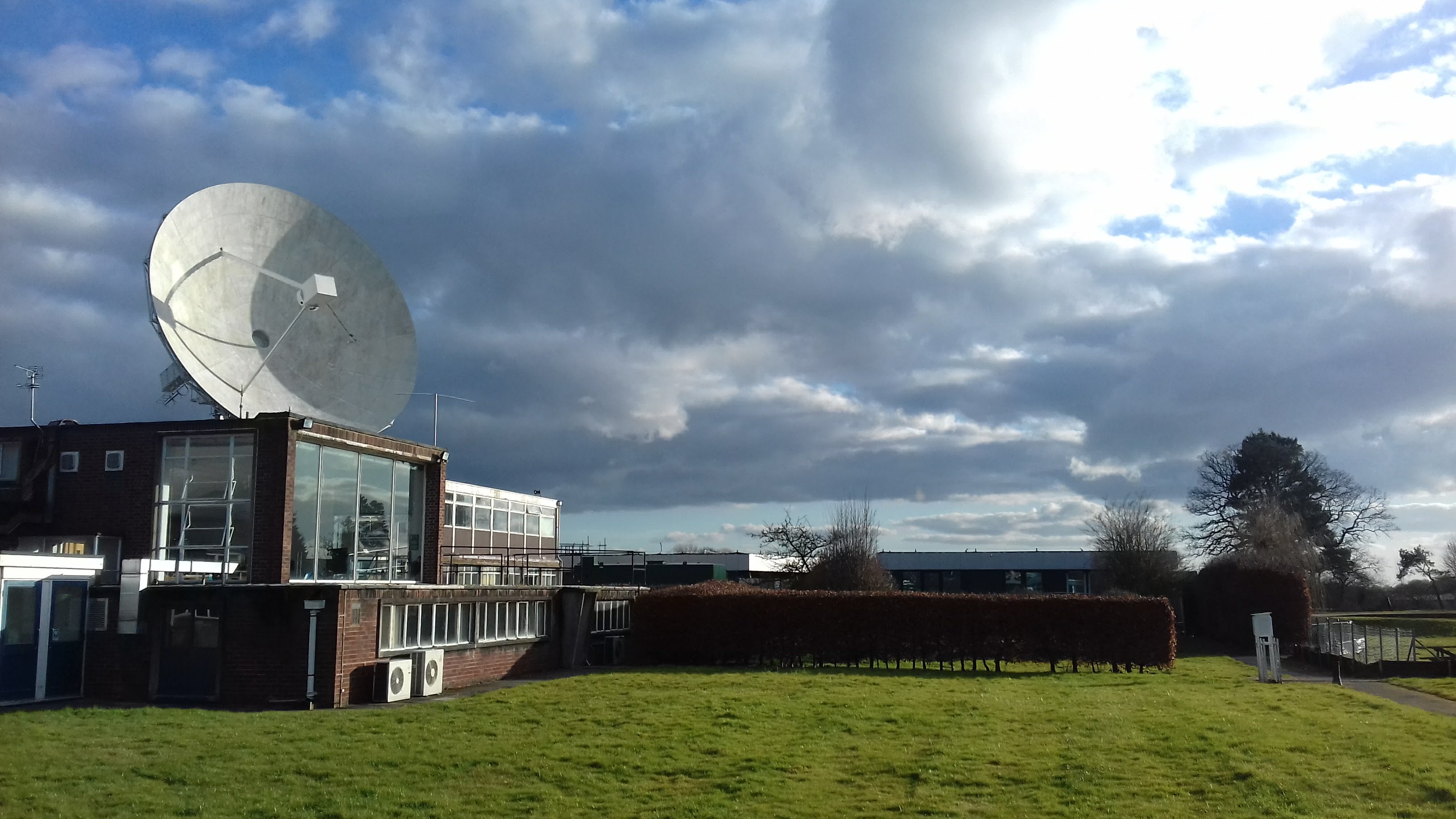 File The 42 Ft Telescope And The Control Room Of Jodrell