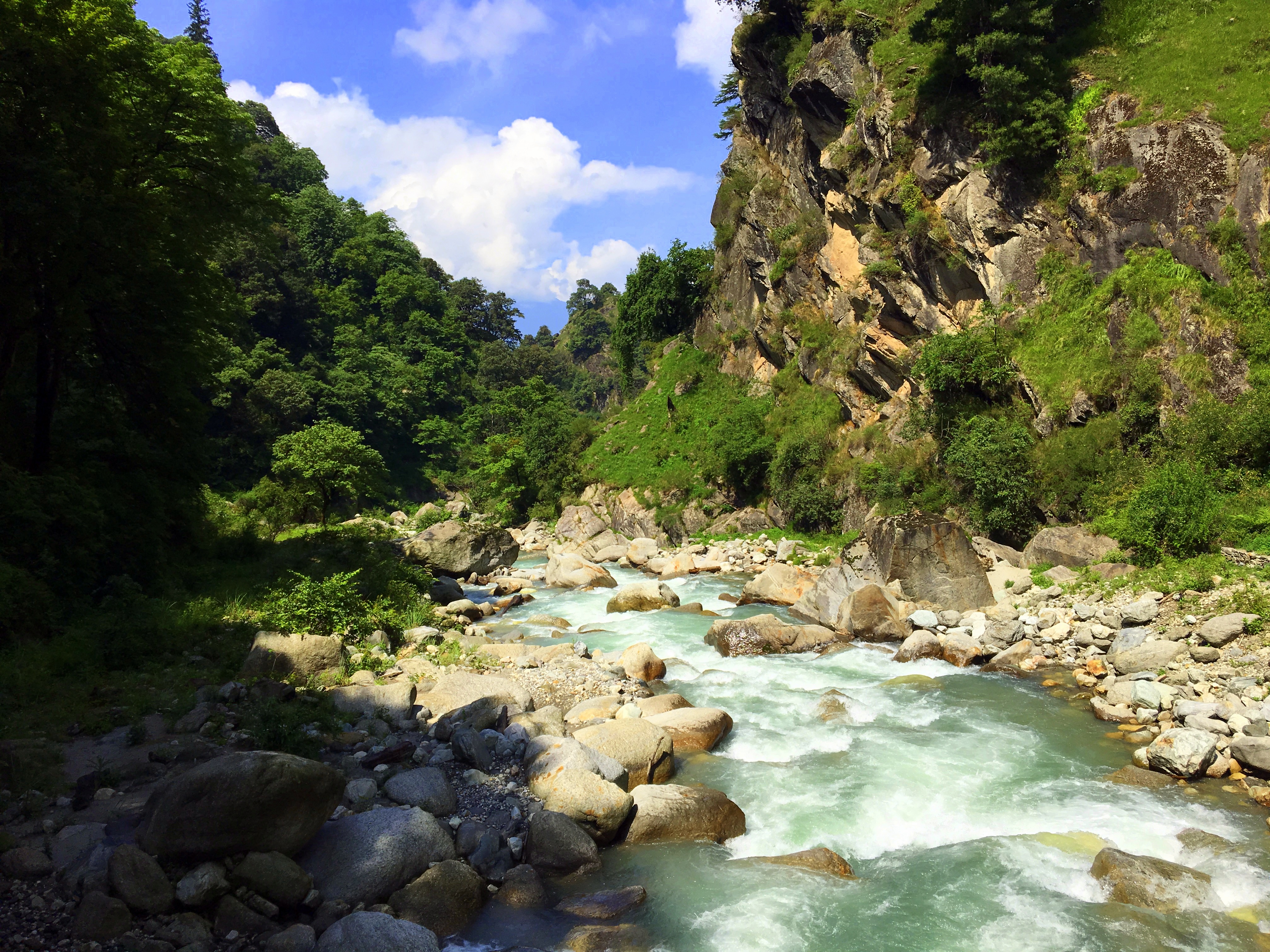 Tirthan Valley: Discovering the secrets of Himachal's hidden beauty | Times  of India Travel