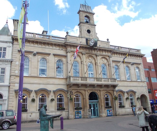 Small picture of Loughborough Town Hall courtesy of Wikimedia Commons contributors