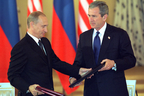 File:Vladimir Putin 24 May 2002-10.jpg