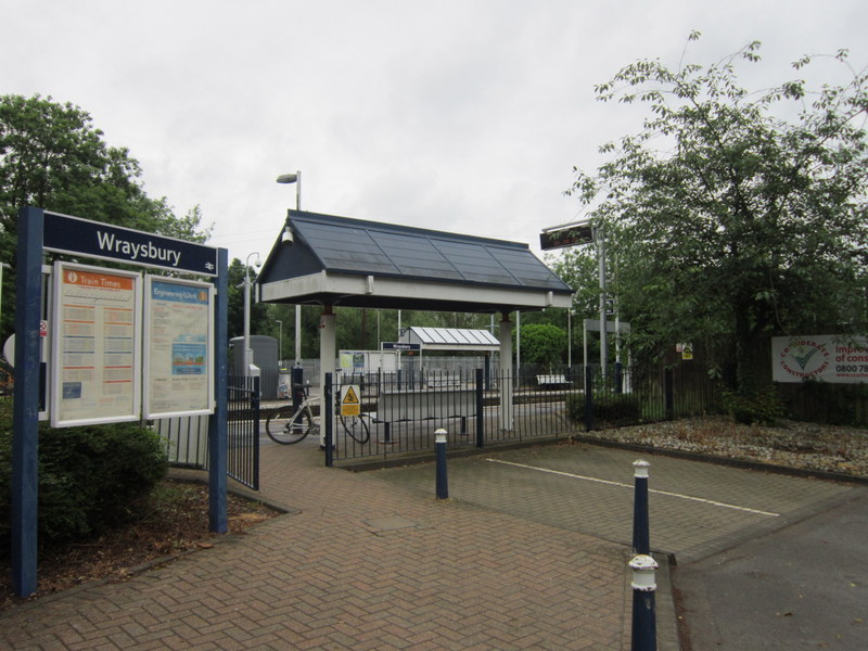 File:Wraysbury railway station (geograph 2981187).jpg