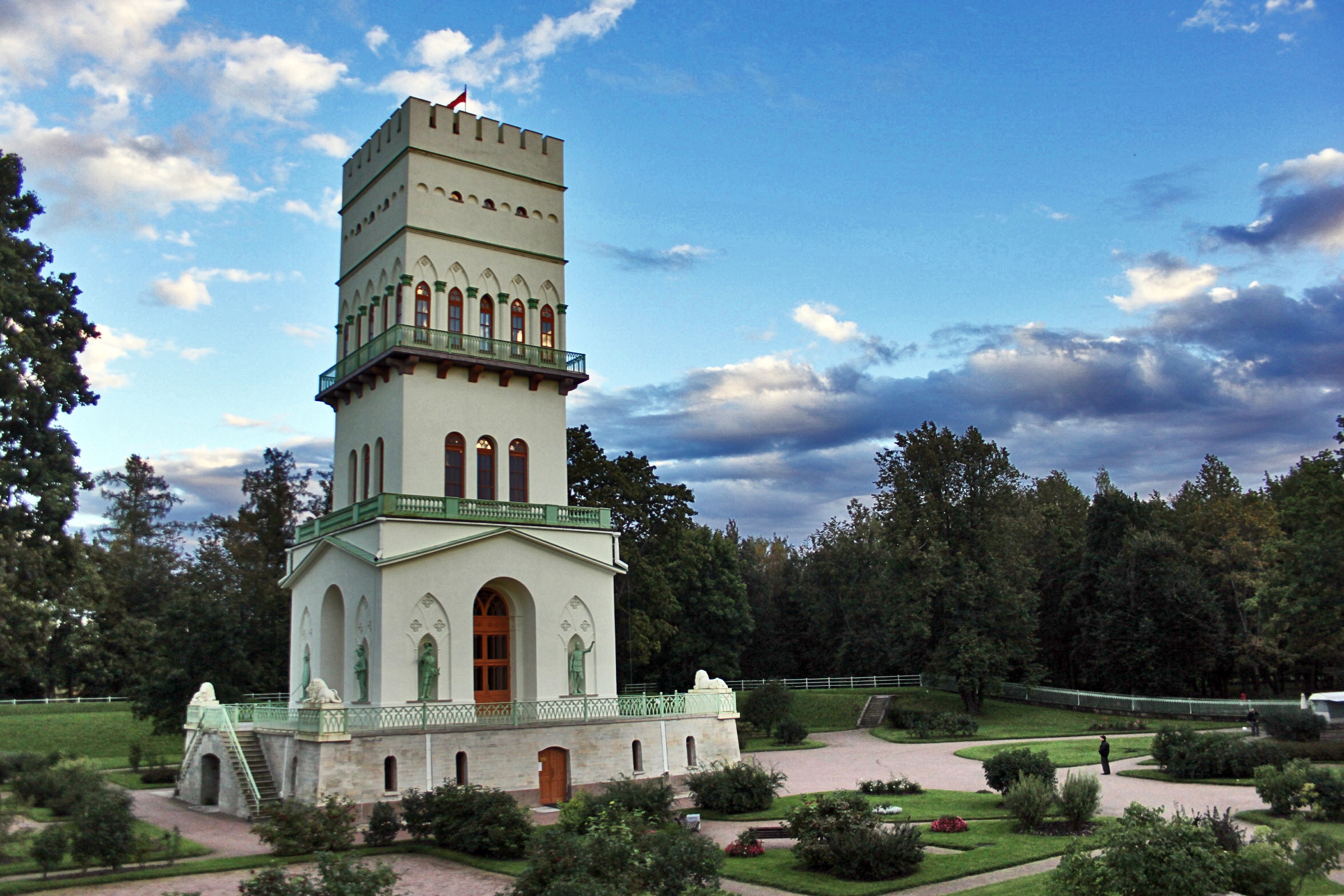 Белая башня в пушкине