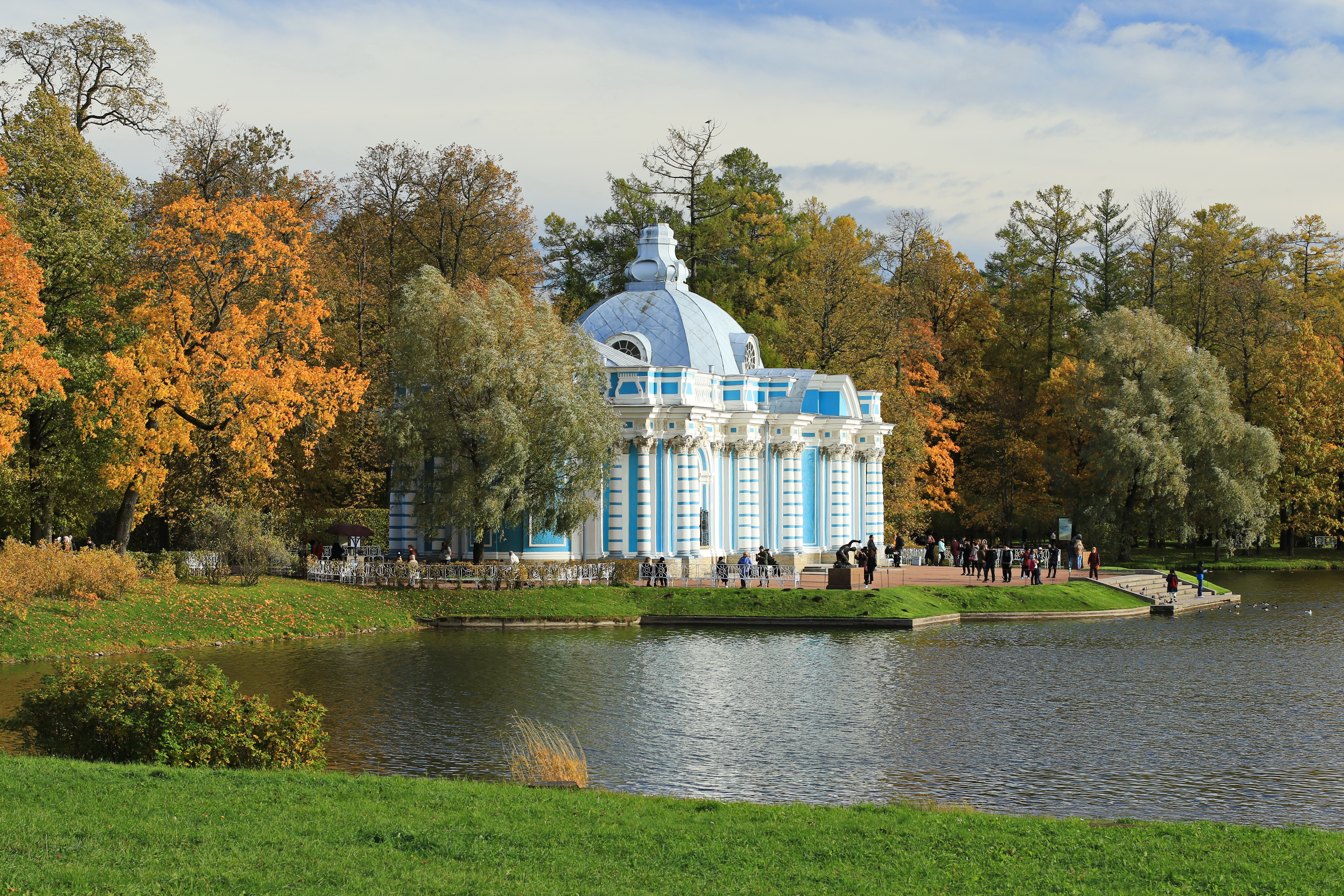 Екатерининский парк краснодар. Екатерининский парк Царское село памятники. Екатерининский парк Царское село достопримечательности. Трифонова горка, Екатерининский парк Царское село. Грот Екатерининский парк.