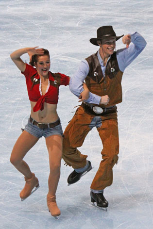 File:2009 Trophée Éric Bompard Dance - Emily SAMUELSON - Evan BATES - 2971a.jpg