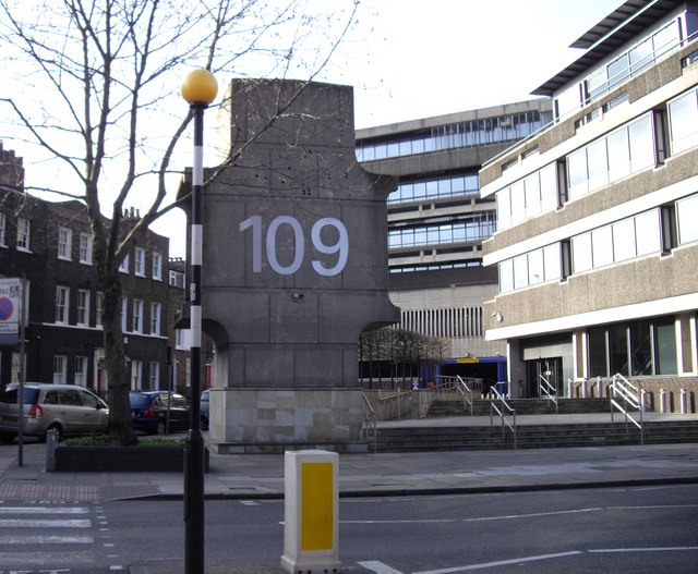 File:Air vent 109 Lambeth Road - geograph.org.uk - 1215099.jpg