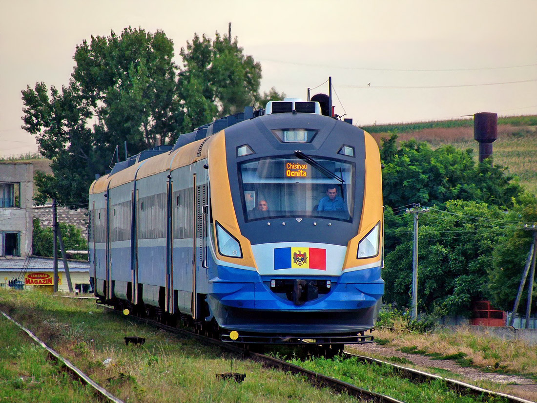 File:D1M-003, Молдова, станция Фэлешть (Trainpix 69066).jpg - Wikimedia  Commons