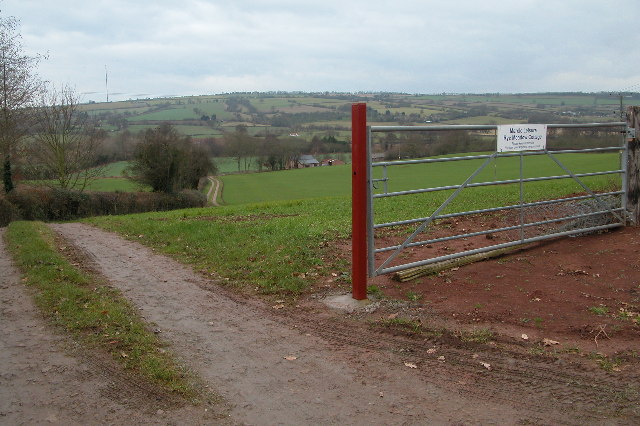 File:Entrance to Rye Meadow Cottage - geograph.org.uk - 94505.jpg