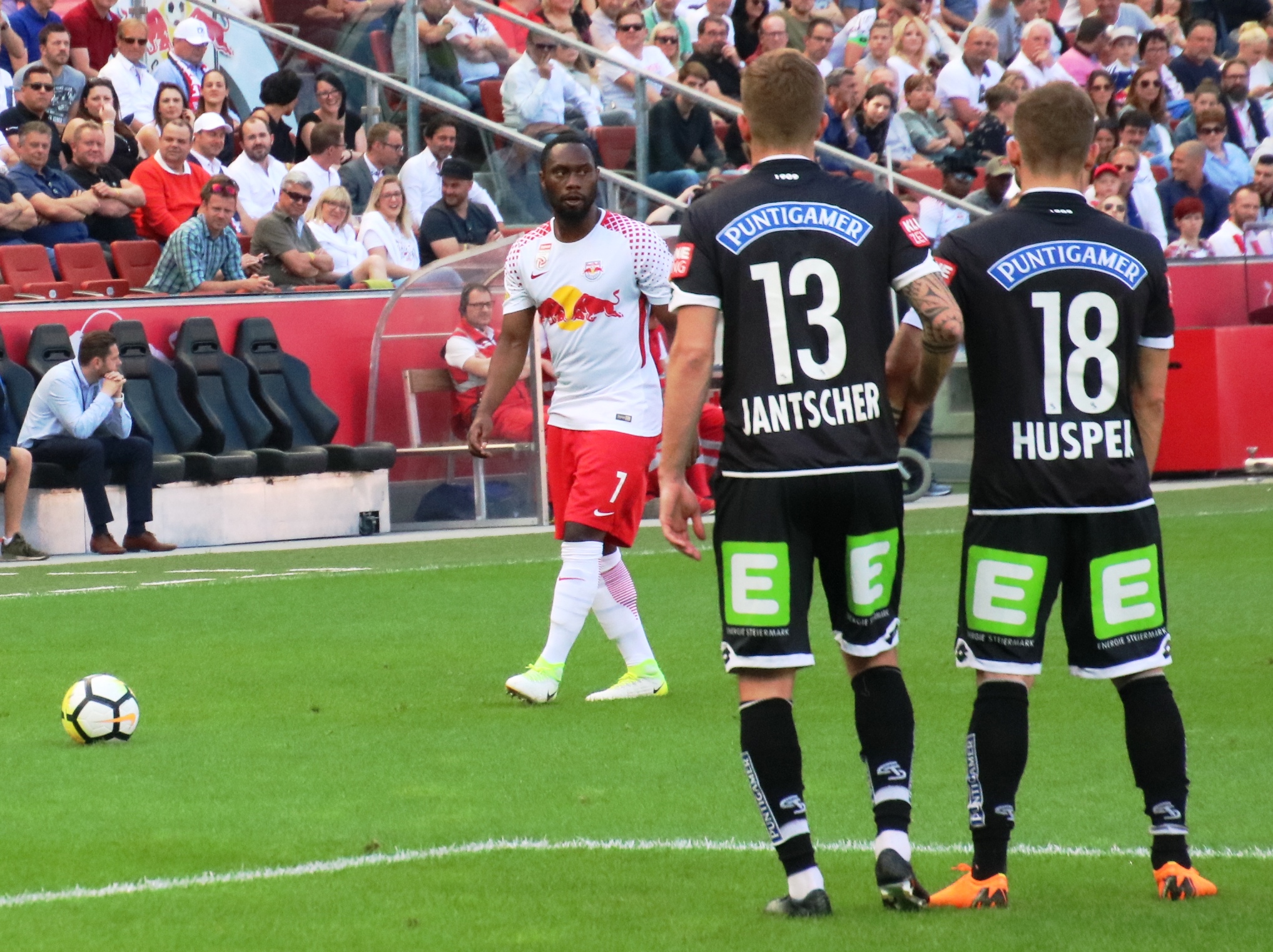 File Fc Red Bull Salzburg Gegen Sk Sturm Graz 6 Mai 2018 36 Jpg Wikimedia Commons